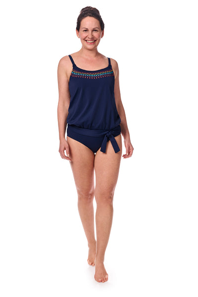 //www.esterella.nl/cdn/shop/files/71743_Thassos_BL_navy_multi_71744_MH_PTY_SS25_0324_front_1_600x600.jpg?v=1739981732