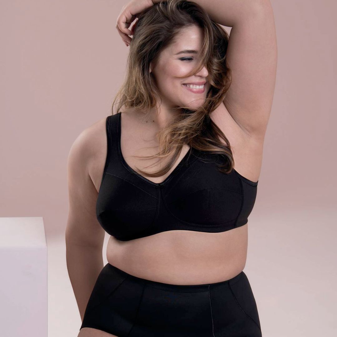 //www.esterella.nl/cdn/shop/files/Instagram_Post_16_f1beed46-d18d-4ec4-b1b1-a274b8183405.jpg?v=1705660370