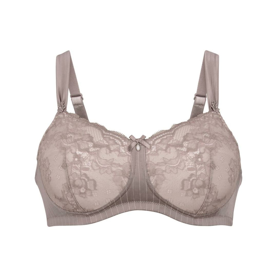 //www.esterella.nl/cdn/shop/files/Instagram_Post_2_8e1c4aef-c919-4736-8498-45df915313b1.jpg?v=1678277646