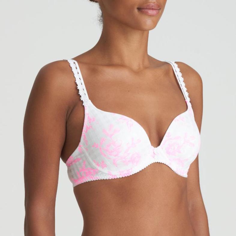 //www.esterella.nl/cdn/shop/files/Low-ps_0102806_LOB_2_600x600.jpg?v=1704980103