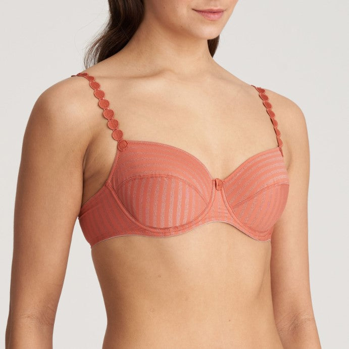 //www.esterella.nl/cdn/shop/files/Low-ps_0120821_STC_2_600x600.jpg?v=1684932896