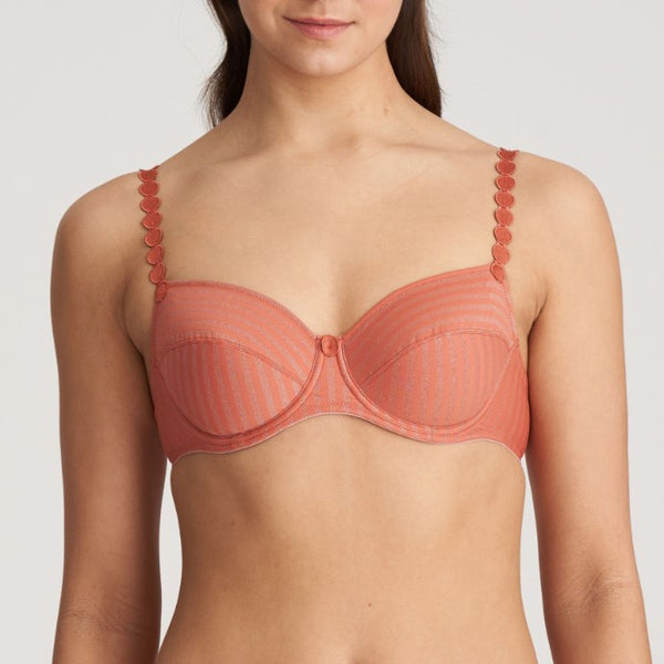 //www.esterella.nl/cdn/shop/files/Low-ps_0120821_STC_600x600.jpg?v=1684932895