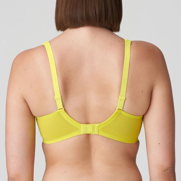 //www.esterella.nl/cdn/shop/files/Low-ps_0142354_SCS_3_600x600.jpg?v=1702240055