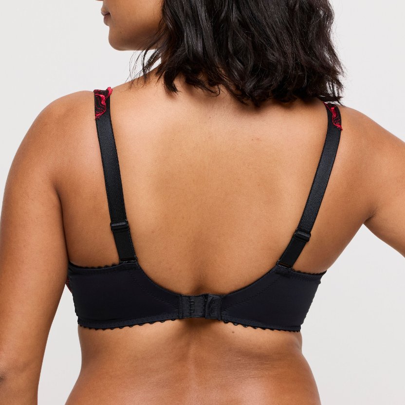 //www.esterella.nl/cdn/shop/files/Low-ps_0163474_BOS_3_600x600.jpg?v=1753517827