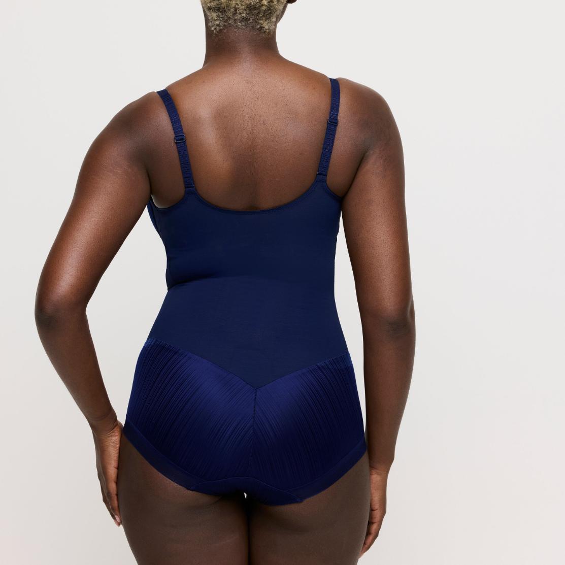 //www.esterella.nl/cdn/shop/files/Low-ps_0442330_SAF_3_76a880f0-dbe1-4152-84d2-249f995d6e99_600x600.jpg?v=1754234719