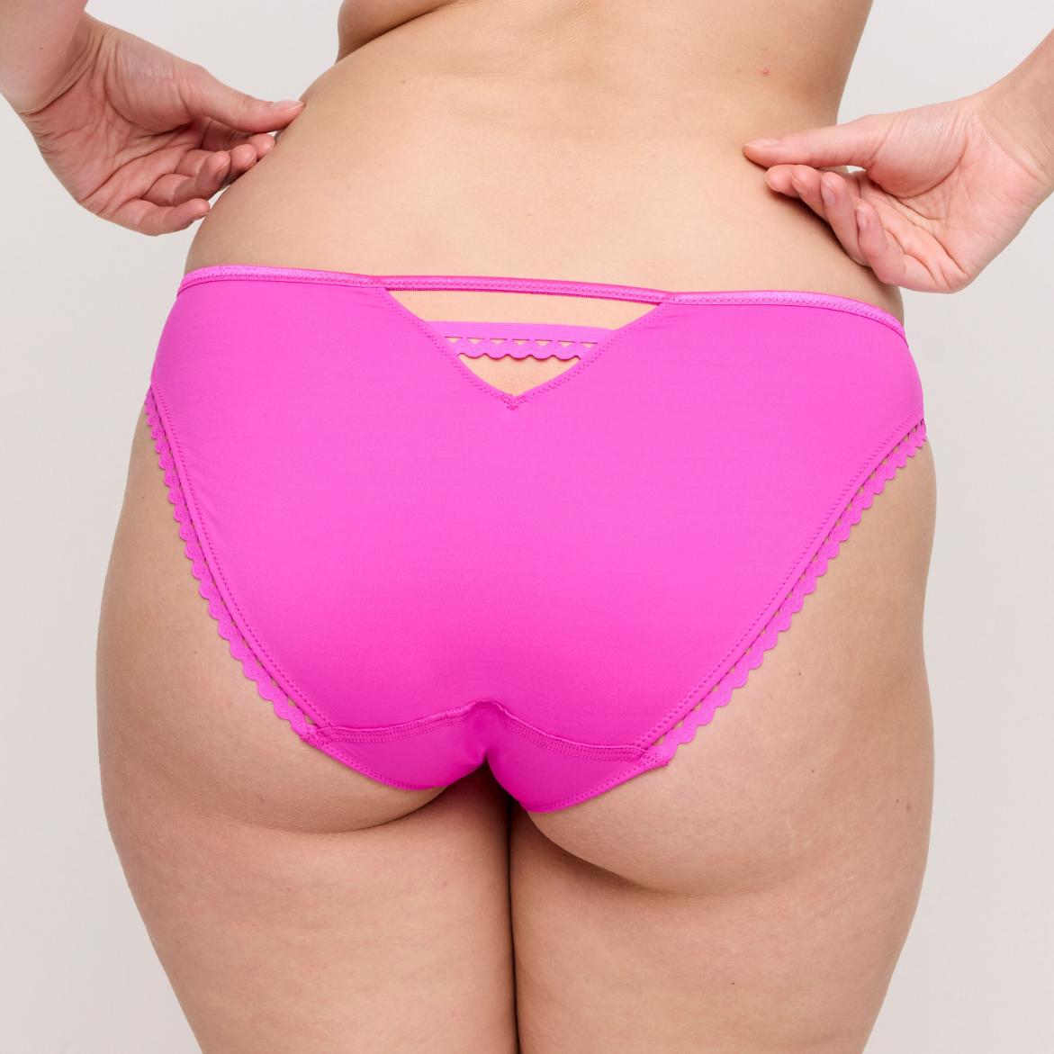 //www.esterella.nl/cdn/shop/files/Low-ps_0542460_CAF_3_24e44b25-3de3-4a87-844d-793b6a290fd4_600x600.jpg?v=1755008868