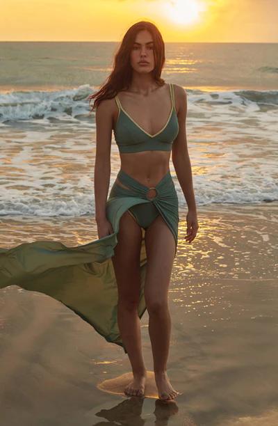 //www.esterella.nl/cdn/shop/files/PDS_E24_PETRA_16_AMANDE_2_400x_db812e32-bcc4-4652-9498-ab51e3ede862_600x600.jpg?v=1709725594