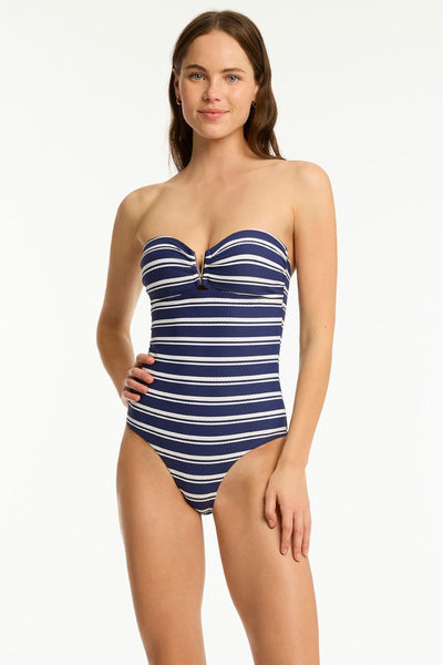 //www.esterella.nl/cdn/shop/files/S61-SL1053BAVBARBANDEAUONEPIECEFRENCHNAVY-24281-Bond-Eye-Sealevel-D1-2606_cropped_600x600.jpg?v=1743494302