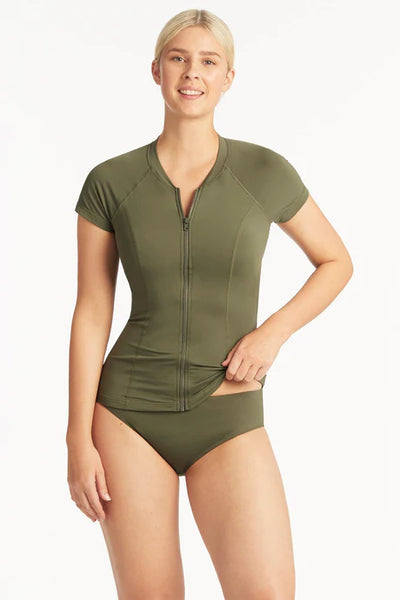 //www.esterella.nl/cdn/shop/files/S71-SL5059ECOSHORTSLEEVEDMULTIFITRASHVESTKHAKI-22497-Bond-Eye-Sealevel-D2-1942_FLC_460x_3cac65d1-3e99-49e3-a80e-c015a0edc5b9_600x600.webp?v=1710860019