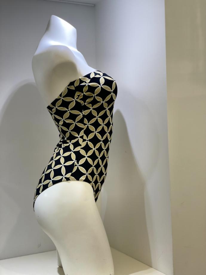 //www.esterella.nl/cdn/shop/files/image00023_600x600.jpg?v=1733741031