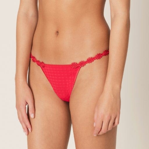 //www.esterella.nl/cdn/shop/products/AveroString0600413Scarlet__1_600x600.jpeg?v=1642236587