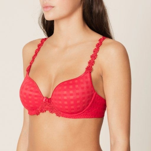 //www.esterella.nl/cdn/shop/products/AveroVoorgevormdeBeugelBh0100416Scarlet__2_600x600.jpeg?v=1643296336