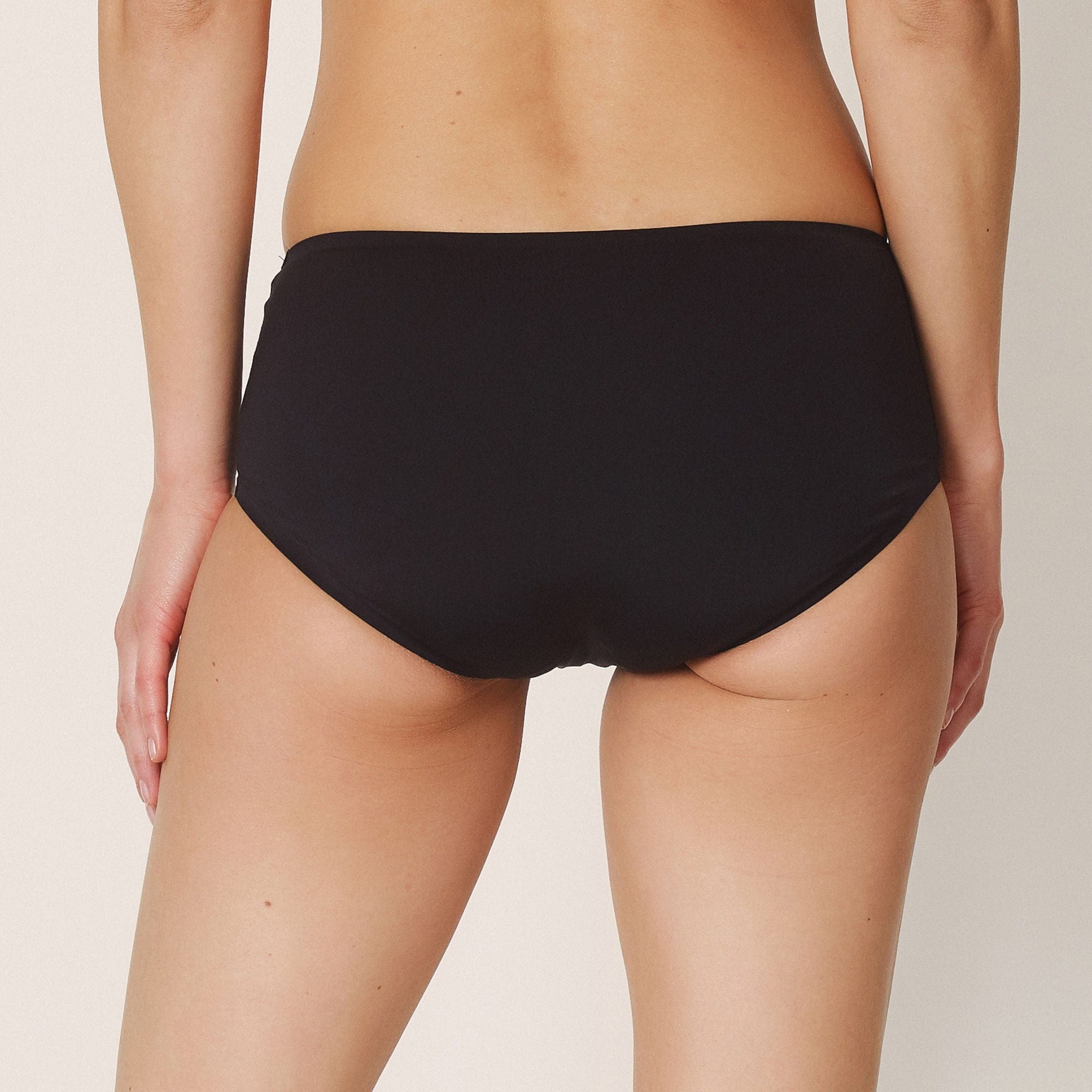 //www.esterella.nl/cdn/shop/products/ColorStudioShort0521513Zwart__3_600x600.jpeg?v=1642202530