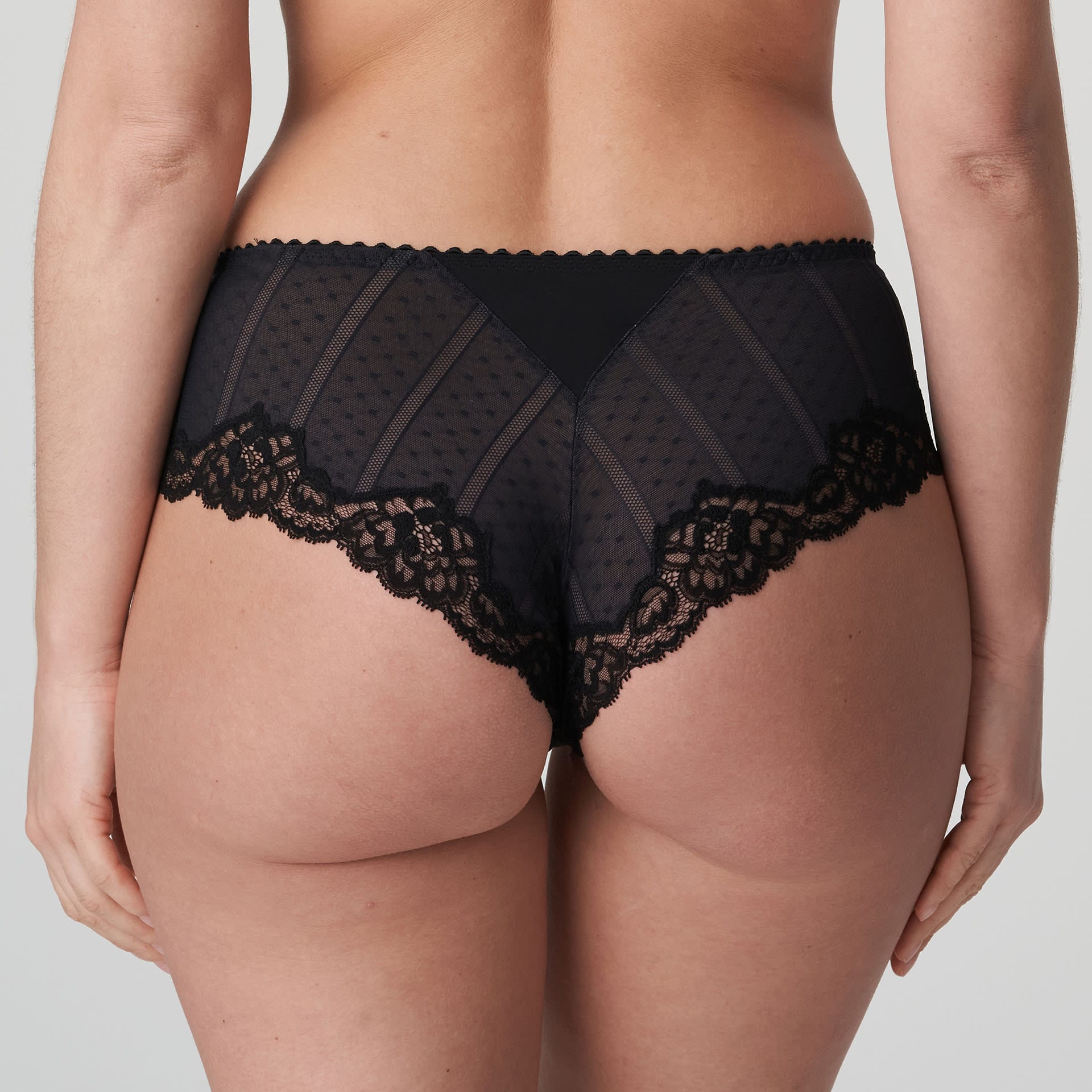 //www.esterella.nl/cdn/shop/products/CoutureHipster0562583Zwart__3_600x600.jpeg?v=1642193290