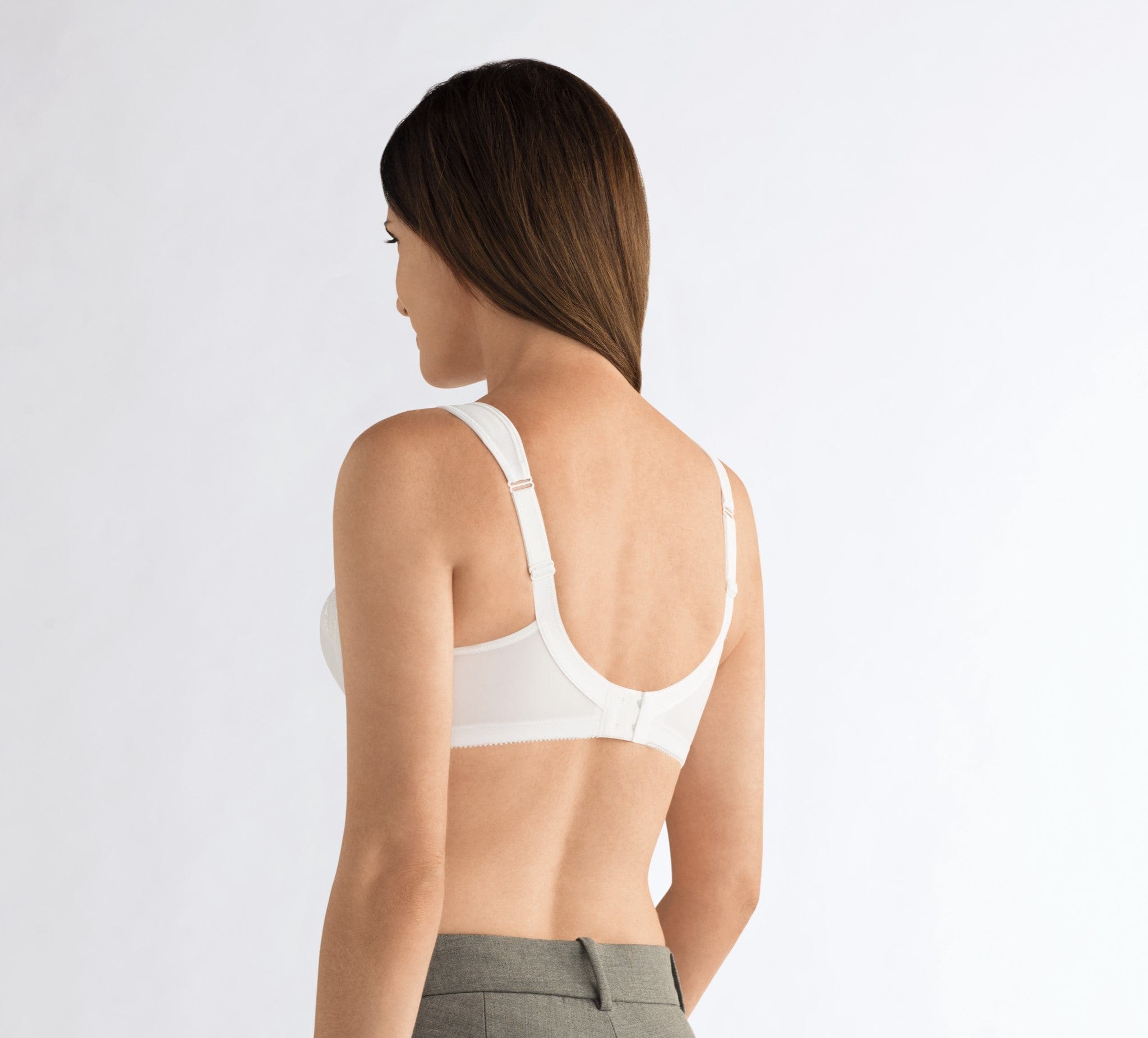//www.esterella.nl/cdn/shop/products/IsadoraSBProtheseBhIsadoraSBWit__2_600x600.jpeg?v=1642018318