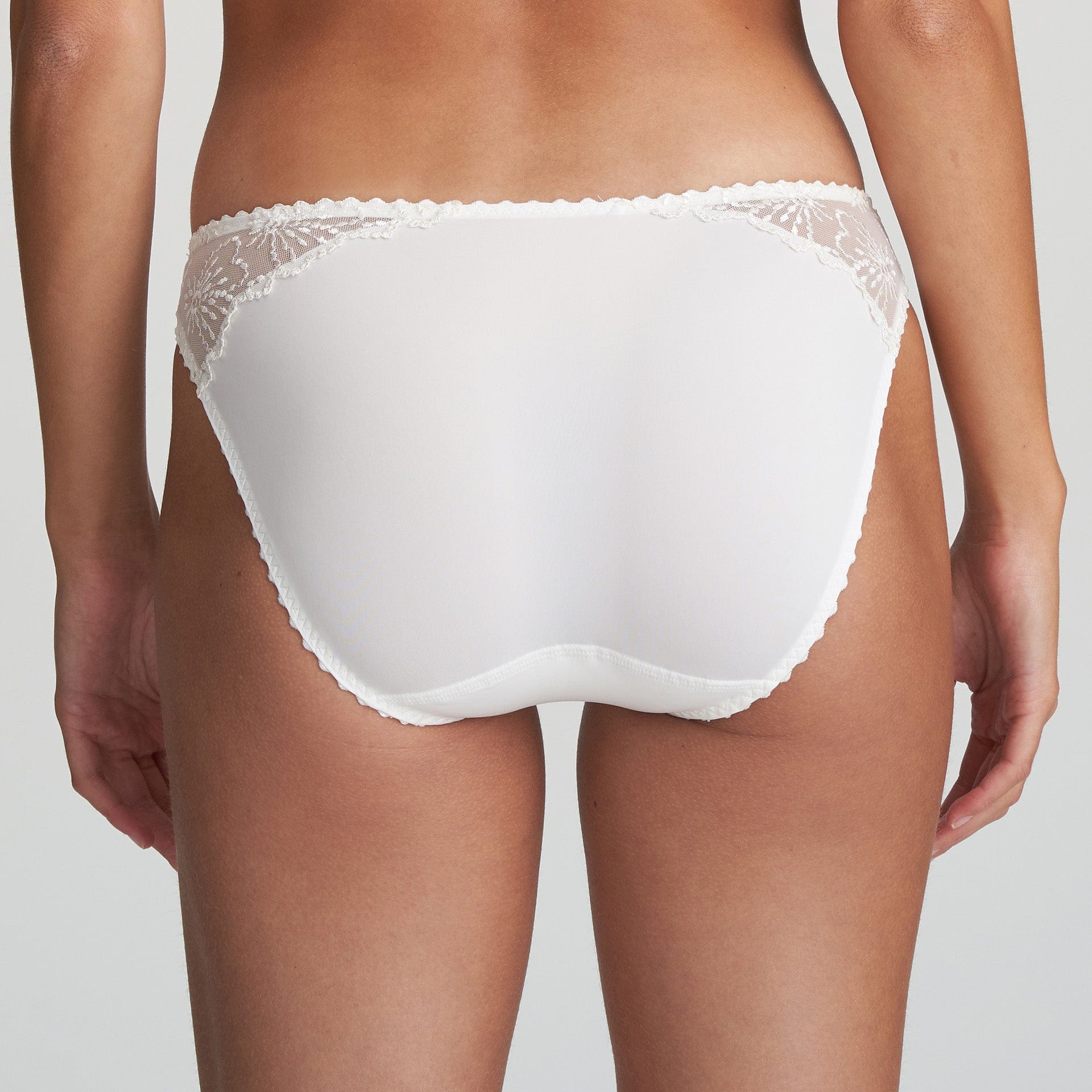 //www.esterella.nl/cdn/shop/products/JaneRioSlip0501330Natuur__3_600x600.jpeg?v=1642115297