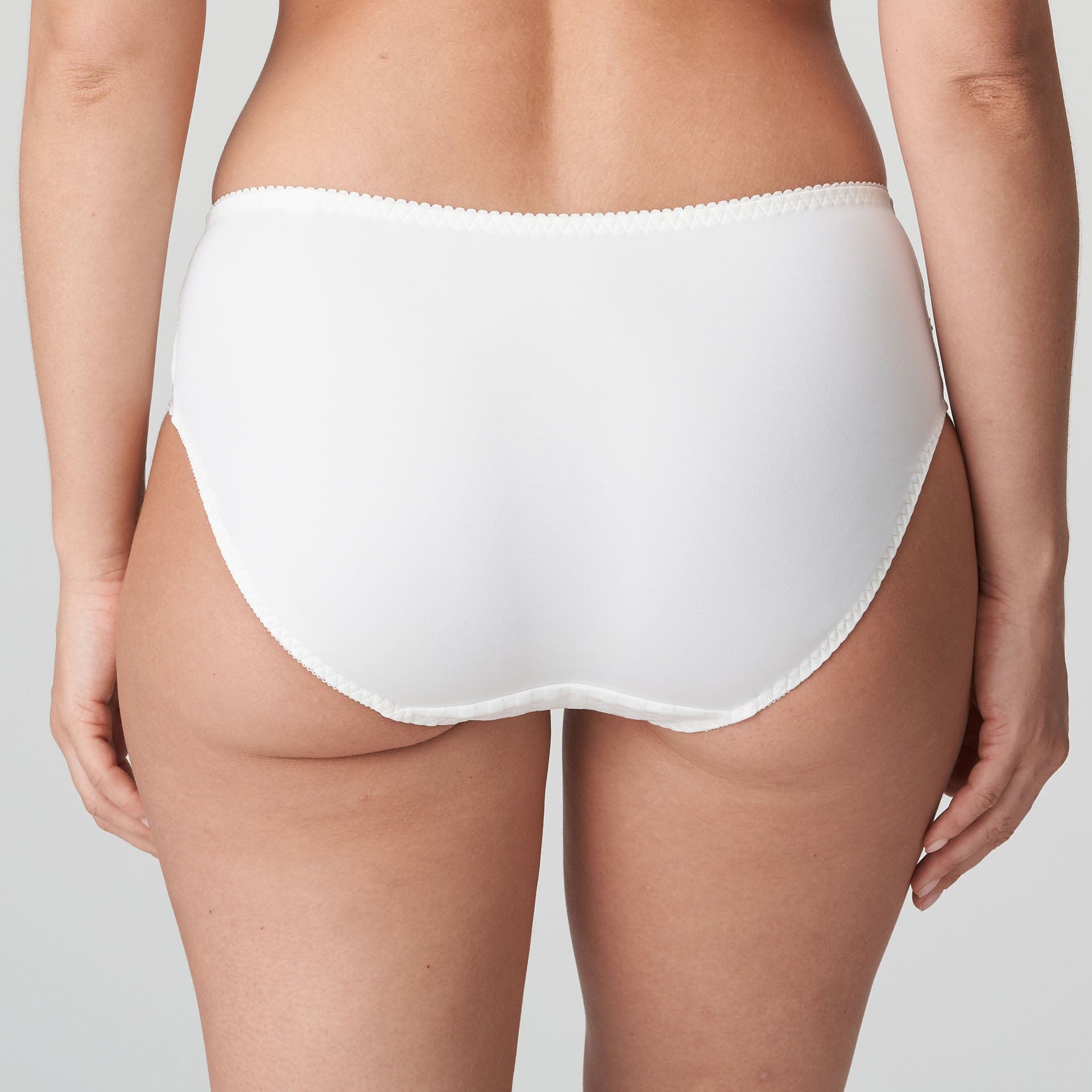 //www.esterella.nl/cdn/shop/products/MadisonTailleSlip0562121Natuur__3_600x600.jpeg?v=1642071616