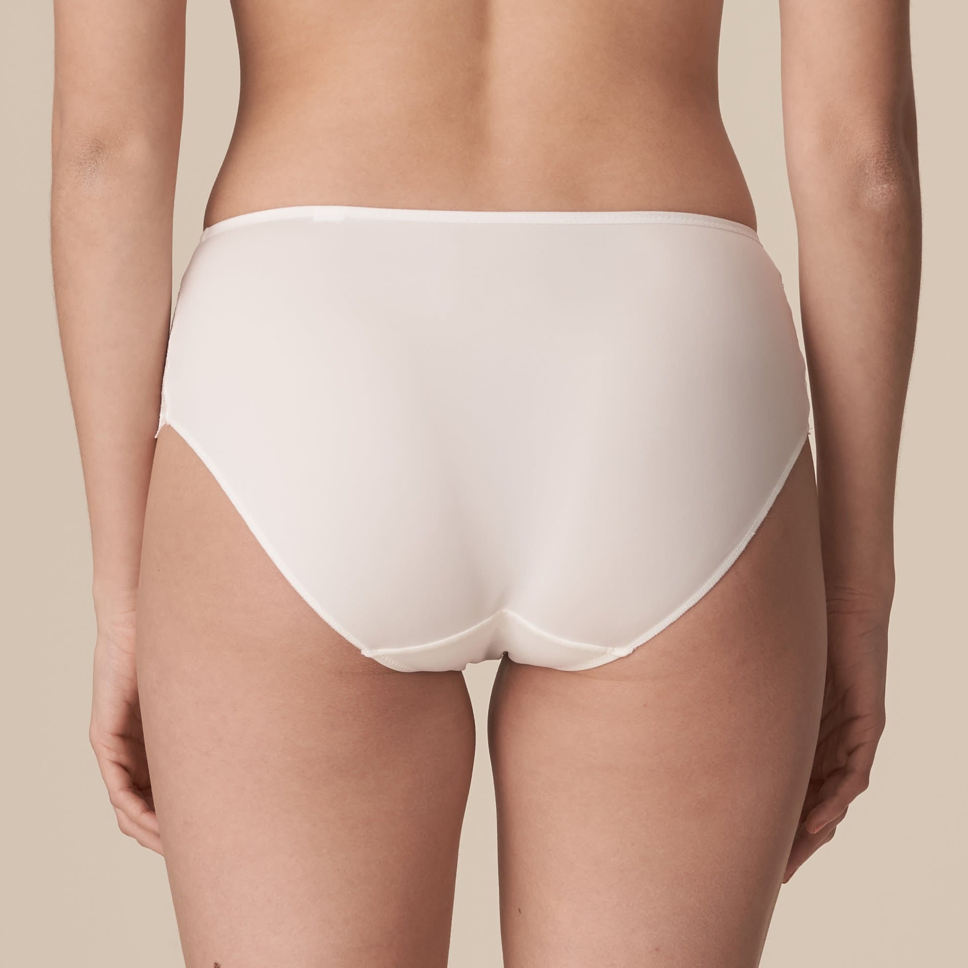 //www.esterella.nl/cdn/shop/products/PearlTailleSlip0502121Natuur__3_600x600.jpeg?v=1642037300