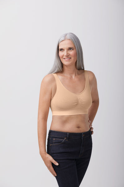 //www.esterella.nl/cdn/shop/products/ProtheseBhZonderBeugelBeckySBHuid__1_600x600.jpeg?v=1642019648