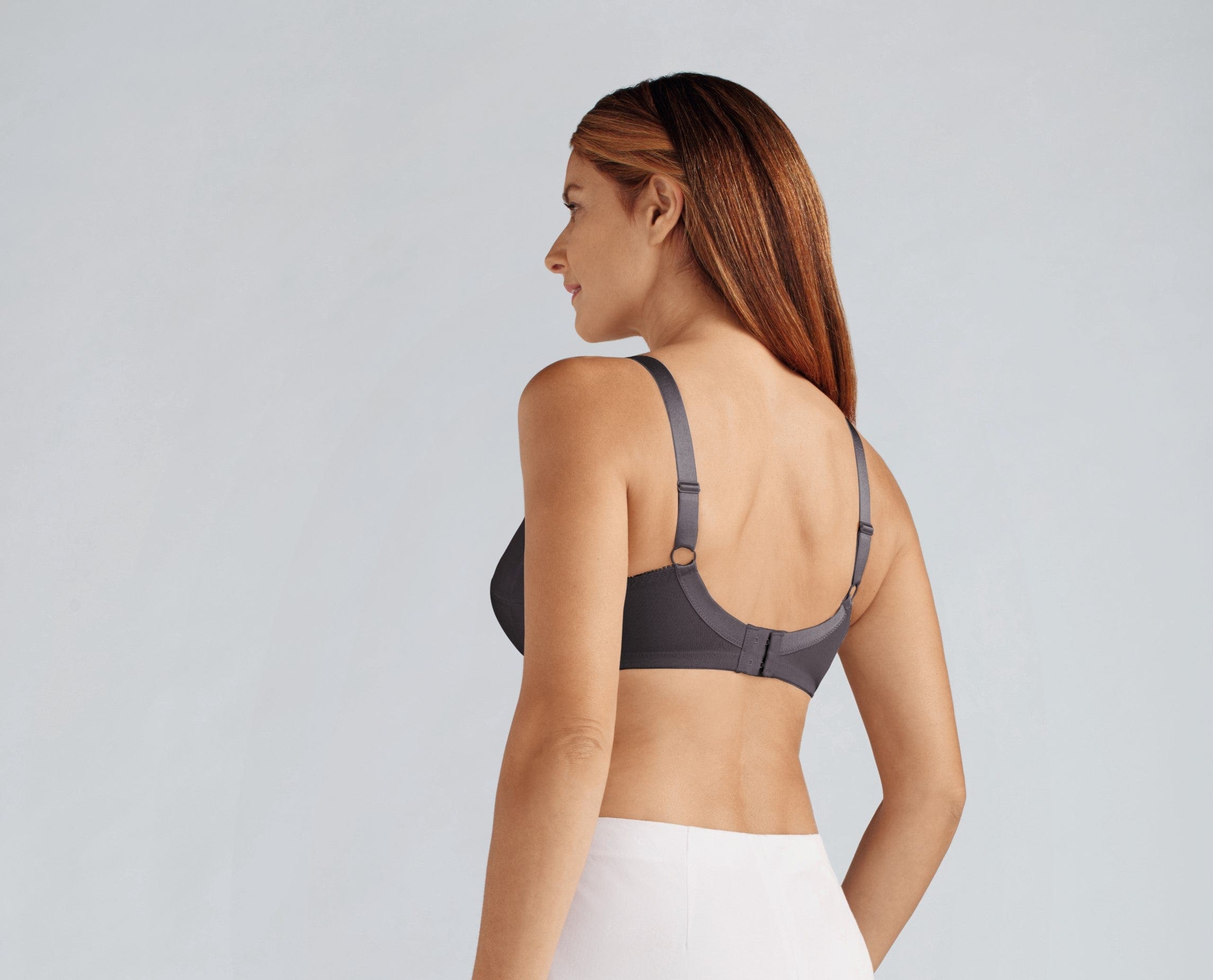 //www.esterella.nl/cdn/shop/products/ProtheseBhzonderBeugelNancySBDonkerGrijs__2_600x600.jpeg?v=1642017022