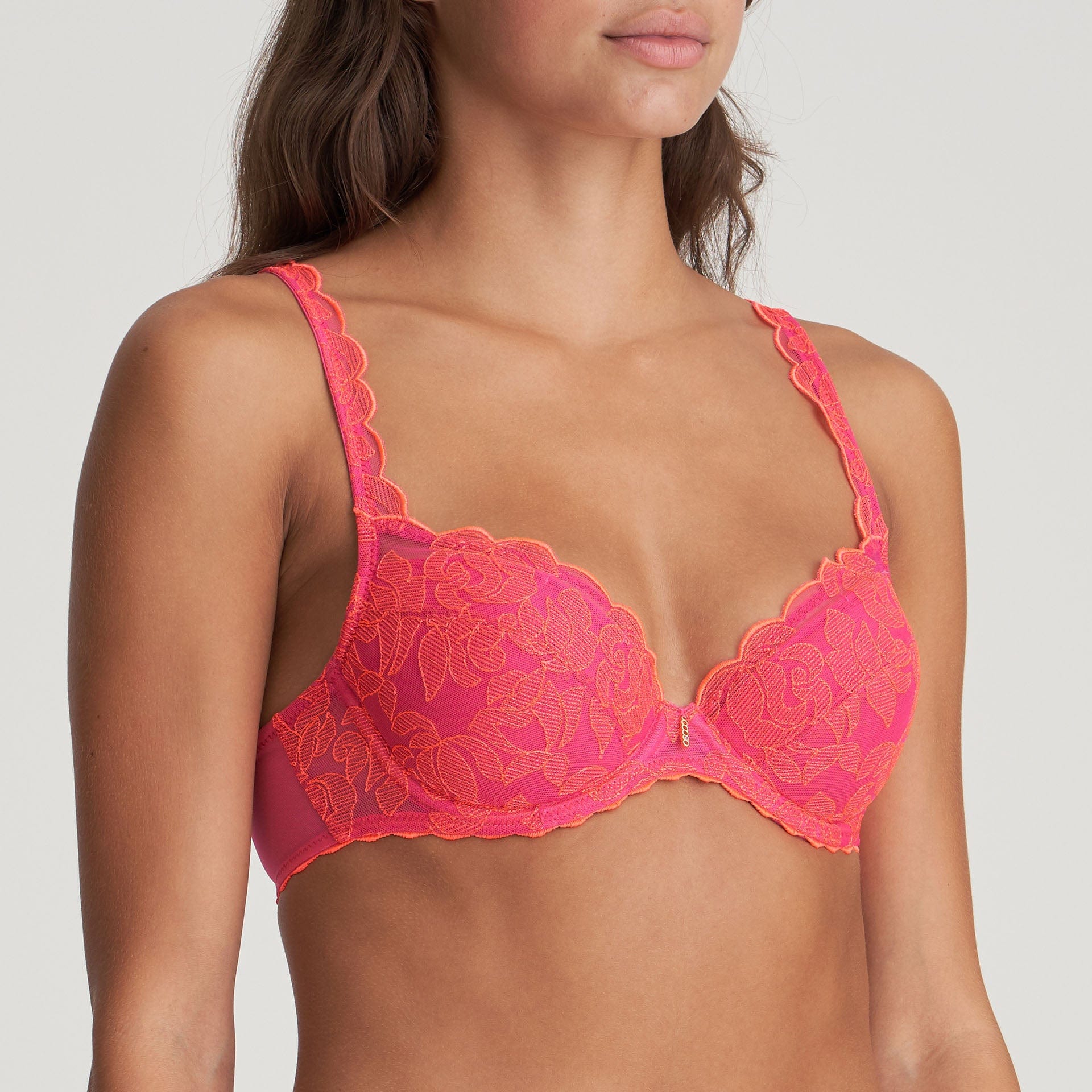 //www.esterella.nl/cdn/shop/products/RosaliaPushUpBh0102517Luminoso__2_600x600.jpeg?v=1642005724