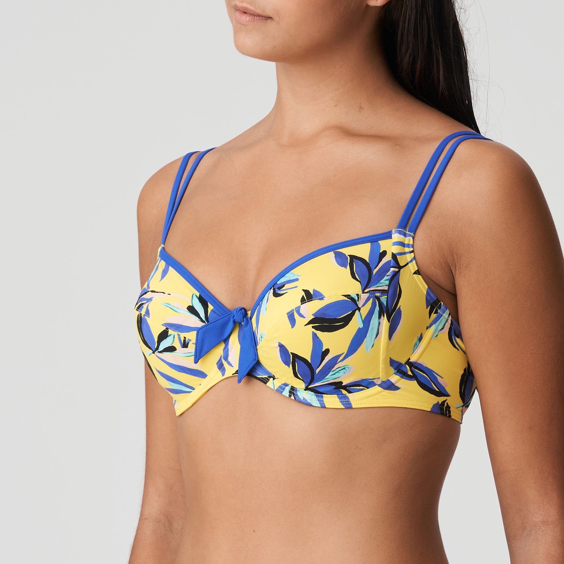 //www.esterella.nl/cdn/shop/products/VahineBikiniTop4007310TropicalSun__3_600x600.jpeg?v=1641905039