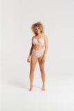 //www.esterella.nl/cdn/shop/files/31_ELISE41970_ROSE_LOUISABRACQ_LOOKBOOKPERMANENTS_OCT22_2228_compact.jpg