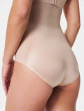 //www.esterella.nl/cdn/shop/files/320-07032024-1525_compact.webp