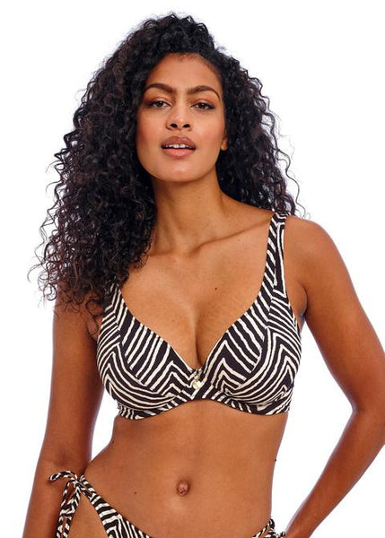 //www.esterella.nl/cdn/shop/files/480x672-pdp-mobile-AS206813-BLK-primary-Freya-Swim-Fiji-Falls-Black-Underwired-High-Apex-Bikini-Top_600x600.jpg?v=1741889183