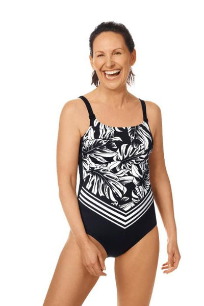 //www.esterella.nl/cdn/shop/files/71693_KohSamui_OP_black_white_SS24_0323_A_front_600x600.jpg?v=1708093536