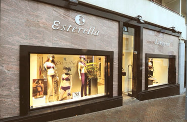 //www.esterella.nl/cdn/shop/files/Esterella_winkel_370x.jpg?v=1741937697