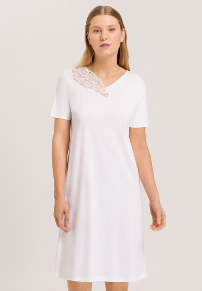 //www.esterella.nl/cdn/shop/files/HANRO_232_070101_074995_3_600x600.jpg?v=1696350982