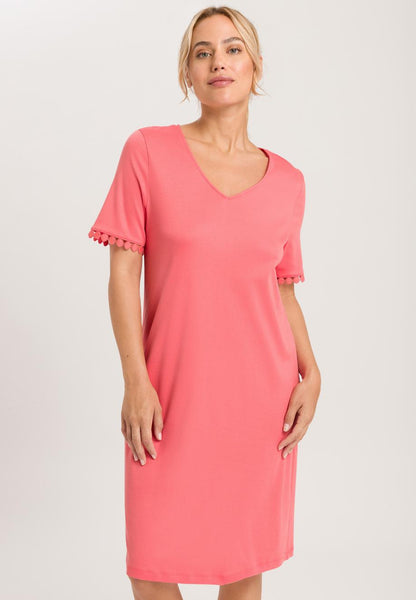 //www.esterella.nl/cdn/shop/files/HANRO_241_072309_074932_3_600x600.jpg?v=1709916677