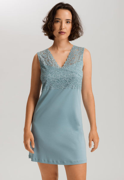 //www.esterella.nl/cdn/shop/files/HANRO_251_072712_077929_3_600x600.jpg?v=1741891659