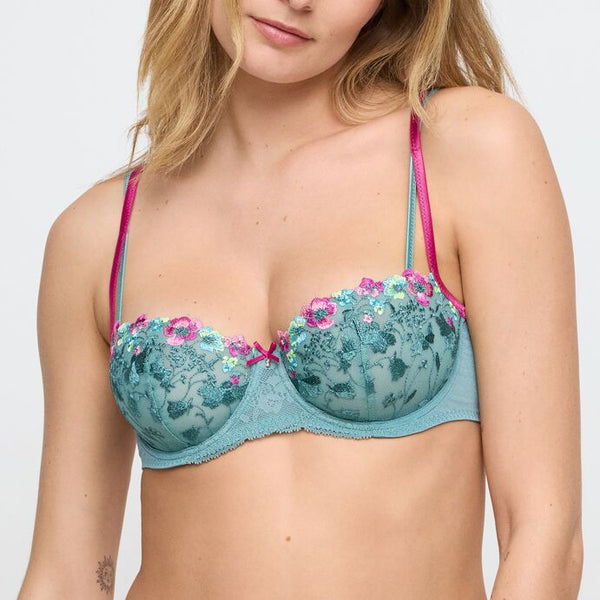 //www.esterella.nl/cdn/shop/files/Low-ps_0102893_BGR_f6686c6d-c696-46b5-882d-3d2f38f37c0e_600x600.jpg?v=1752819374