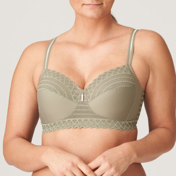 //www.esterella.nl/cdn/shop/files/Low-ps_0141935_BTQ_600x600.jpg?v=1684751737
