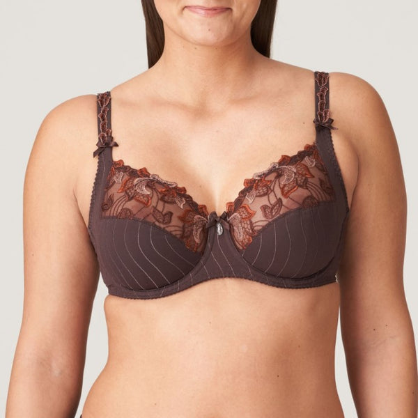 //www.esterella.nl/cdn/shop/files/Low-ps_0161811_RIS_600x600.jpg?v=1684583485