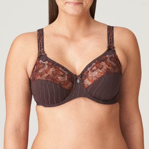 //www.esterella.nl/cdn/shop/files/Low-ps_0161816_RIS_600x600.jpg?v=1684583548