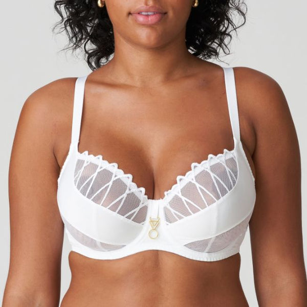 //www.esterella.nl/cdn/shop/files/Low-ps_0163364_WIT_600x600.jpg?v=1701794876