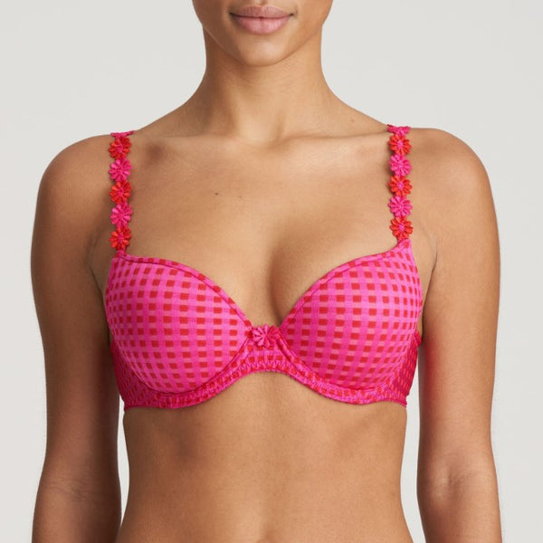 //www.esterella.nl/cdn/shop/files/Low-ps_0200417_ELP_600x600.jpg?v=1684584996