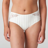//www.esterella.nl/cdn/shop/files/Low-ps_0542341_NAT_compact.jpg