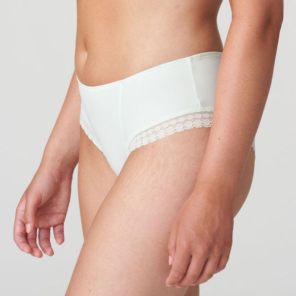//www.esterella.nl/cdn/shop/files/Low-ps_0542362_FDP_2_600x600.jpg?v=1702369339