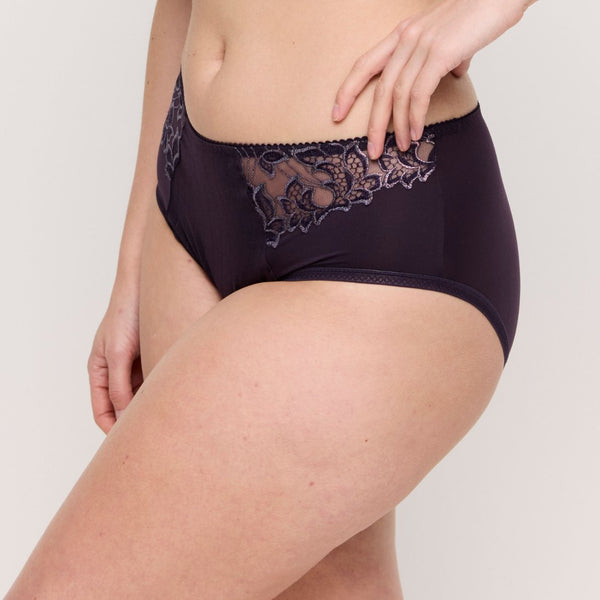 //www.esterella.nl/cdn/shop/files/Low-ps_0561816_AMG_2_600x600.jpg?v=1752327738