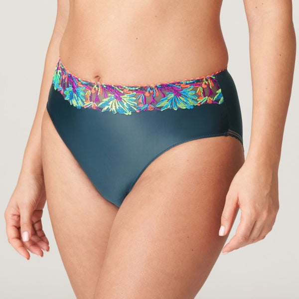 //www.esterella.nl/cdn/shop/files/Low-ps_0563321_EMG_2_600x600.jpg?v=1684584363