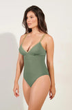 //www.esterella.nl/cdn/shop/files/PDS_E24_LAOS_61_AMANDE_2_2000x_610583fc-1655-4b7a-8362-55956c36a0f3_compact.jpg