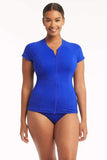 //www.esterella.nl/cdn/shop/files/essentials-cobalt-sun-safe-top-essentials-short-sleeve-multifit-rash-vest-full-zip-28618052239469_eedac615-3566-49b3-a288-c2732b0ed839_460x_1_compact.webp