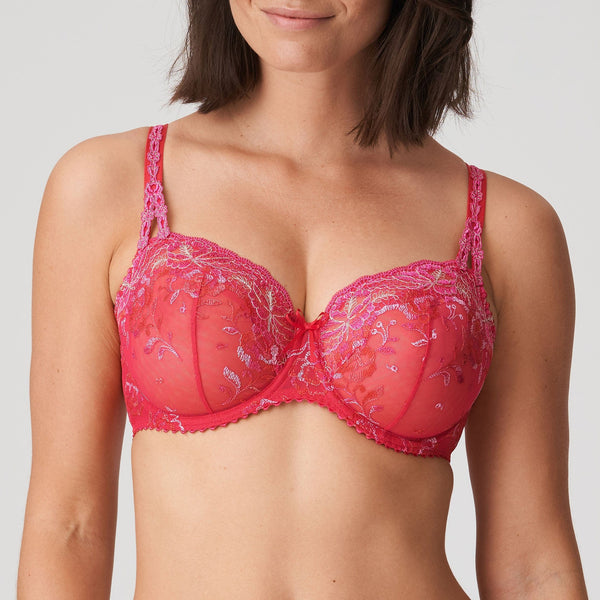 //www.esterella.nl/cdn/shop/products/DelightBalconetteBh0162764Framboos__1_600x600.jpeg?v=1642174702