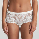 //www.esterella.nl/cdn/shop/products/ElisShort0502503Natural__2_compact.jpeg