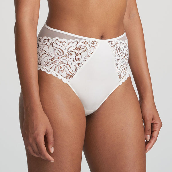 //www.esterella.nl/cdn/shop/products/ElisTailleSlip0502501Natural__1_600x600.jpeg?v=1642162816