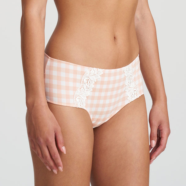 //www.esterella.nl/cdn/shop/products/ElyShort0502433Parfait__3_600x600.jpeg?v=1643125636